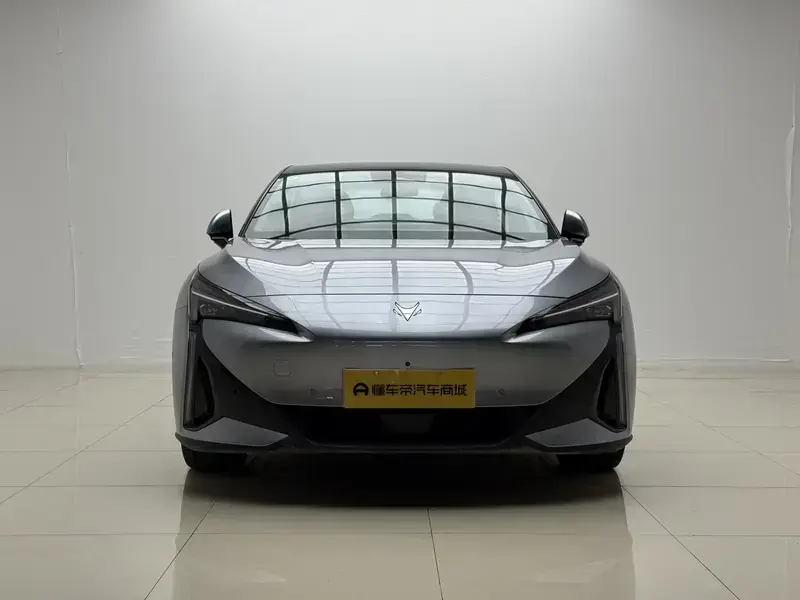 2025 Arcfox Alpha S5 с пробегом 10 000 км