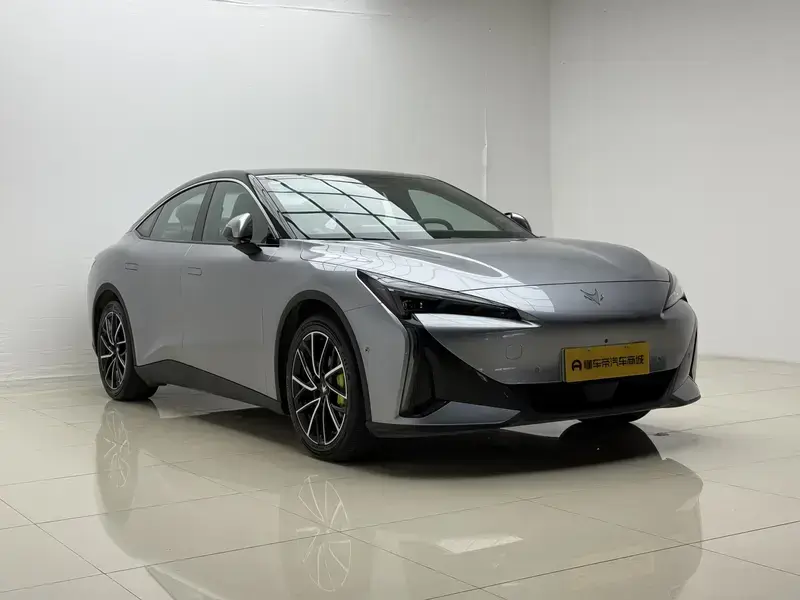 2025 Arcfox Alpha S5 с пробегом 10 000 км