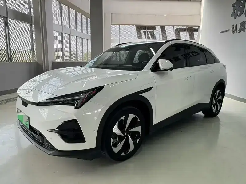 2025 Arcfox Alpha T5 с пробегом 33 000 км