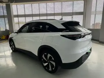 2025 Arcfox Alpha T5 с пробегом 33 000 км