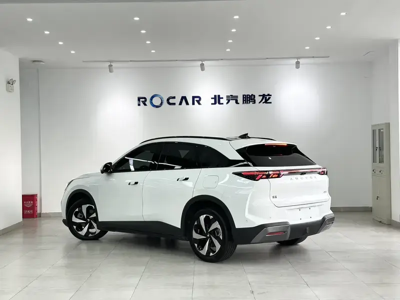 2026 Arcfox Alpha T5 с пробегом 12 000 км