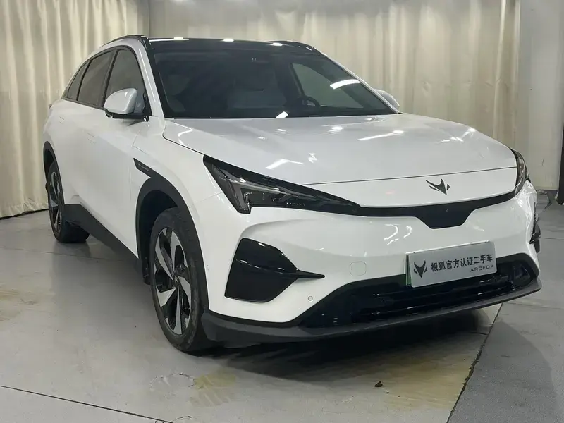 2025 Arcfox Alpha T5 с пробегом 48 000 км