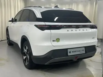 2025 Arcfox Alpha T5 с пробегом 48 000 км