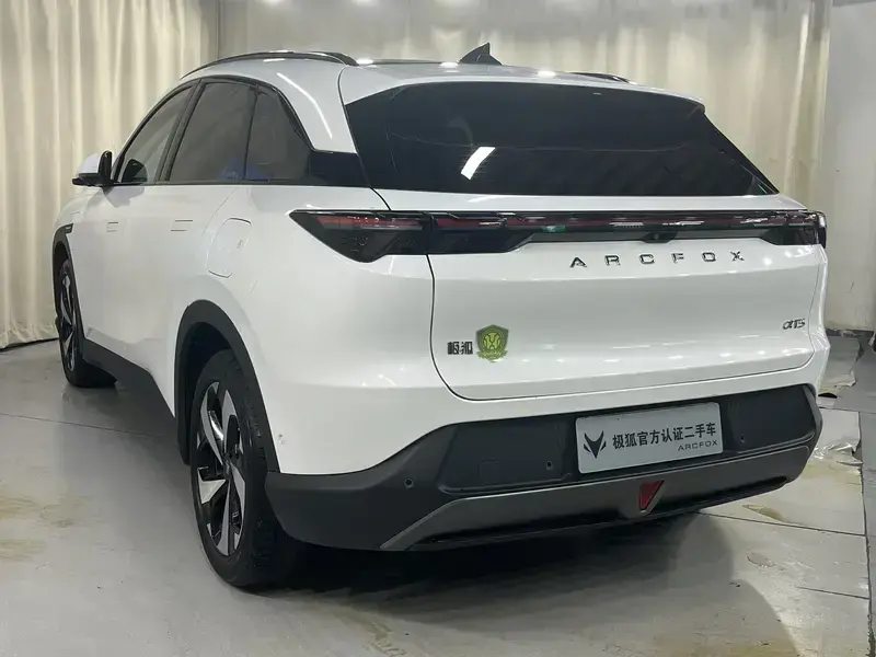 2025 Arcfox Alpha T5 с пробегом 48 000 км