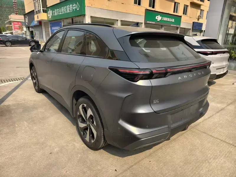2026 Arcfox Alpha T5 с пробегом 100 км