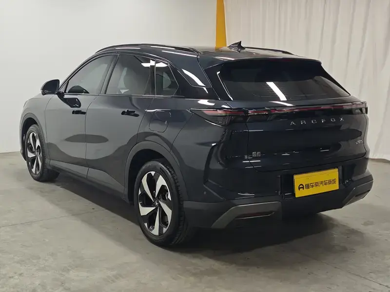 2026 Arcfox Alpha T5 с пробегом 16 300 км