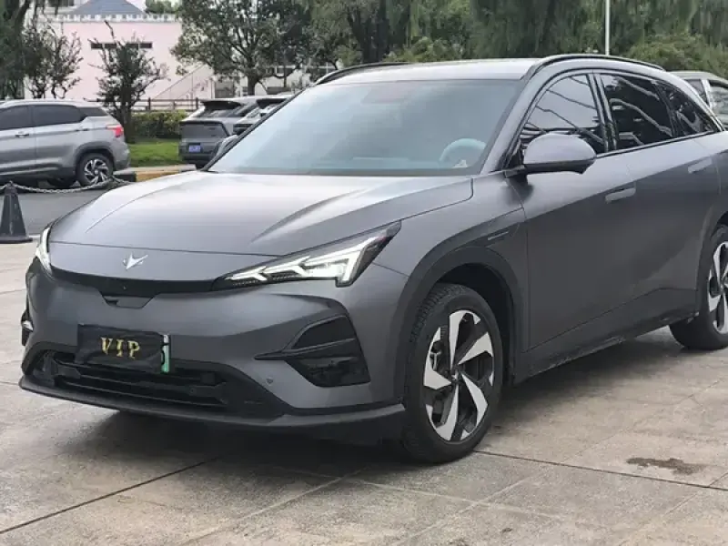 2025 Arcfox Alpha T5 с пробегом 12 000 км