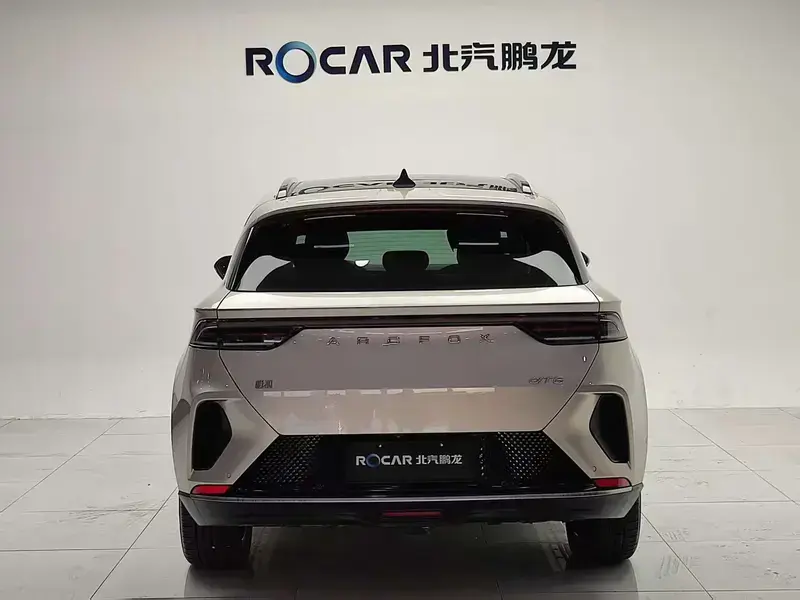2025 Arcfox Alpha T6 с пробегом 25 000 км