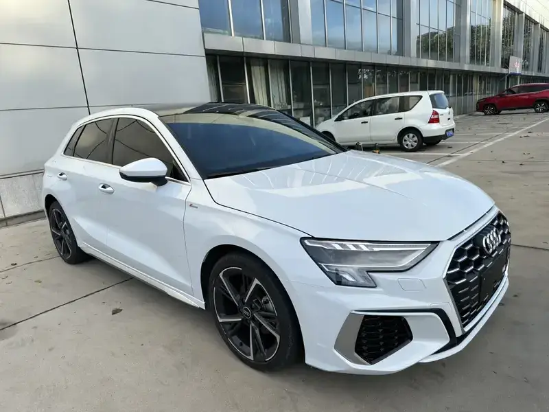 2024 Audi A3 с пробегом 14 000 км