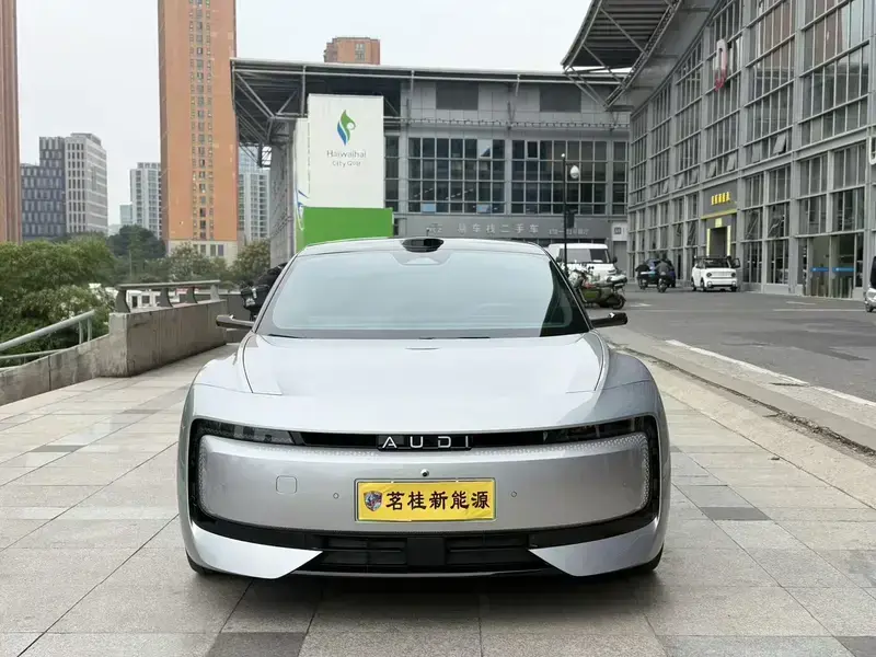 2026 Audi E5 с пробегом 12 000 км