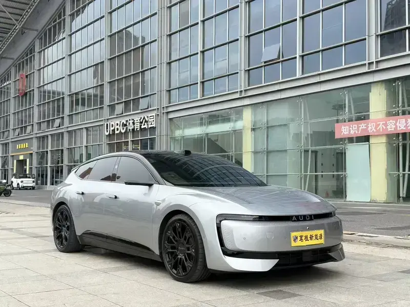 2026 Audi E5 с пробегом 12 000 км