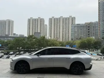 2026 Audi E5 с пробегом 12 000 км