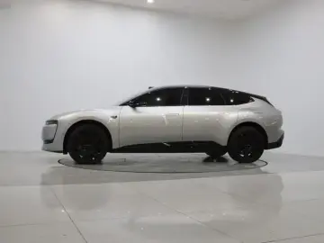2026 Audi E5 с пробегом 10 700 км
