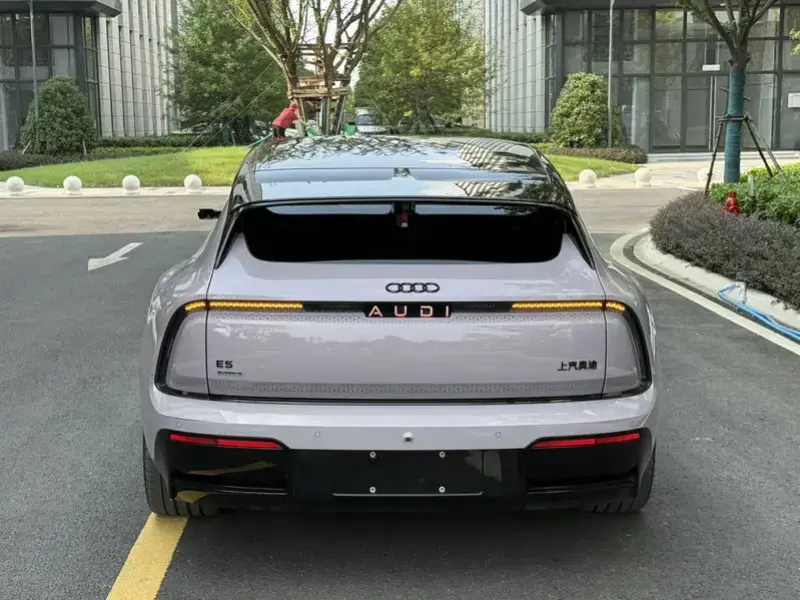 2026 Audi E5 с пробегом 6 000 км
