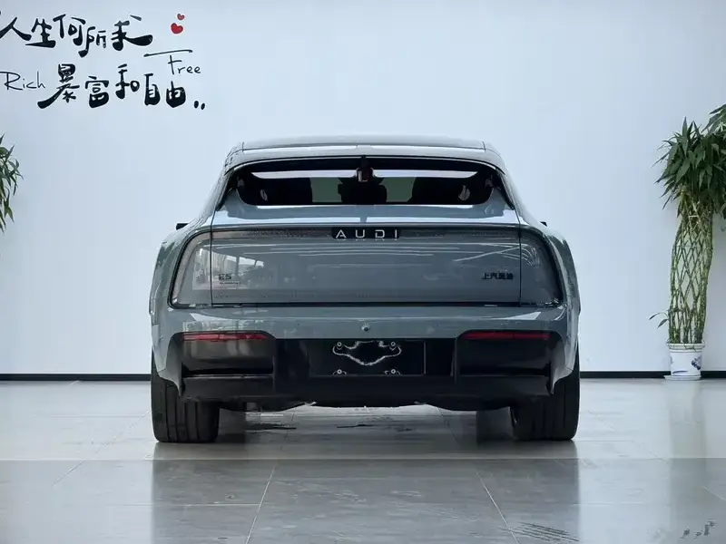 2026 Audi E5 с пробегом 3 000 км