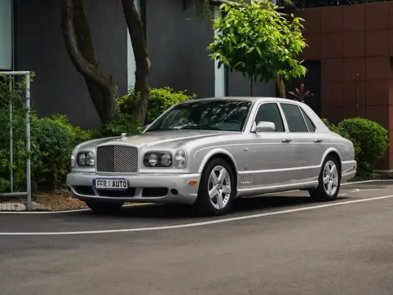 2002 Bentley Arnage с пробегом 53 000 км