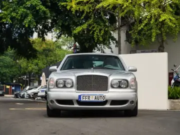 2002 Bentley Arnage с пробегом 53 000 км