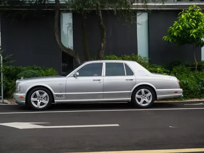 2002 Bentley Arnage с пробегом 53 000 км