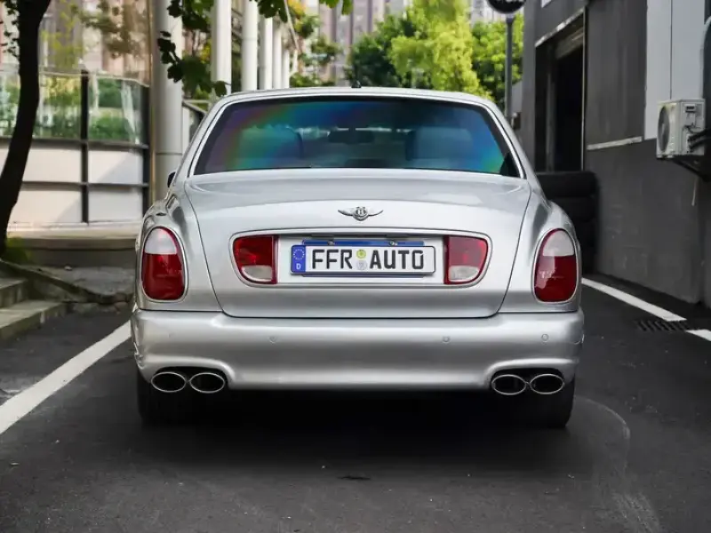 2002 Bentley Arnage с пробегом 53 000 км