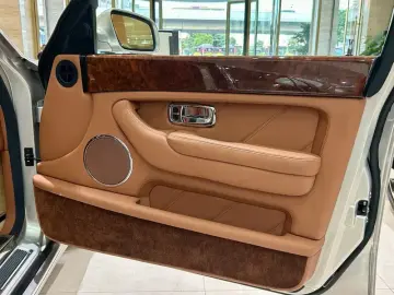2002 Bentley Arnage с пробегом 67 000 км