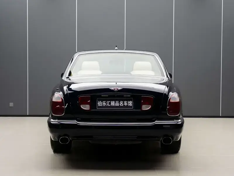 2005 Bentley Arnage с пробегом 70 000 км