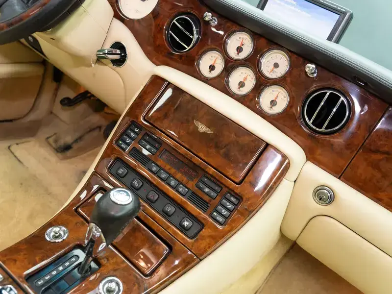 2005 Bentley Arnage с пробегом 70 000 км