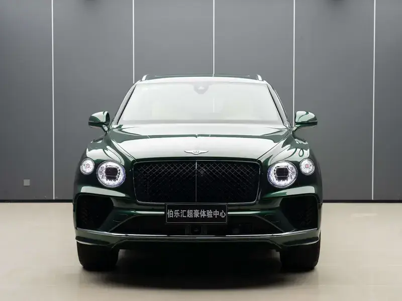 2025 Bentley Bentayga с пробегом 5 200 км