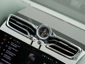 2025 Bentley Bentayga с пробегом 5 200 км