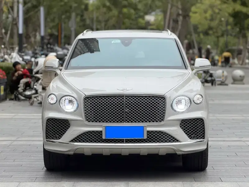 2021 Bentley Bentayga с пробегом 18 000 км