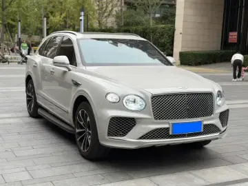 2021 Bentley Bentayga с пробегом 18 000 км