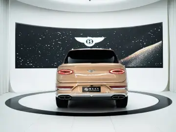 2024 Bentley Bentayga с пробегом 28 000 км