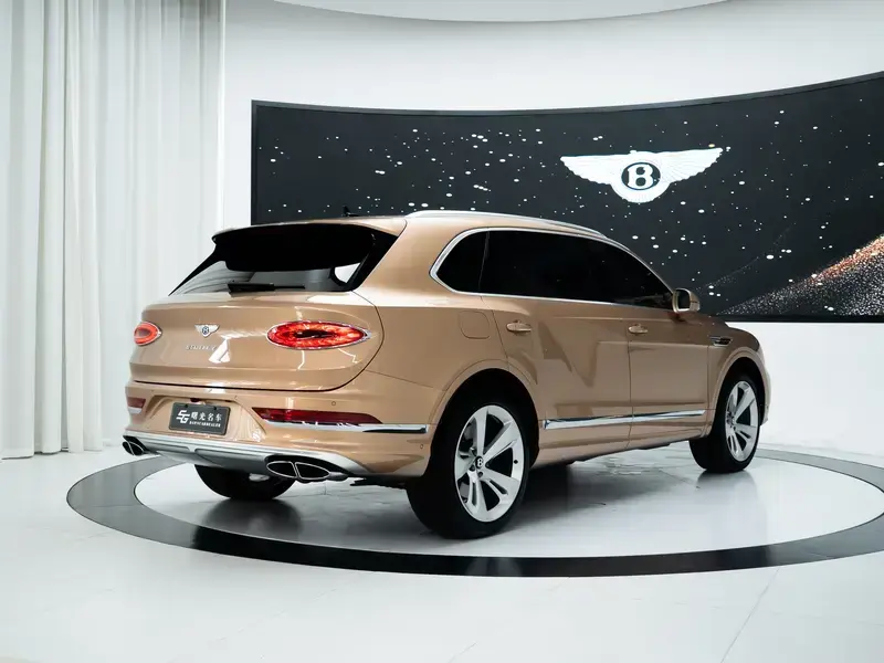 2024 Bentley Bentayga с пробегом 28 000 км