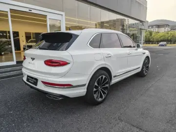 2022 Bentley Bentayga с пробегом 20 400 км