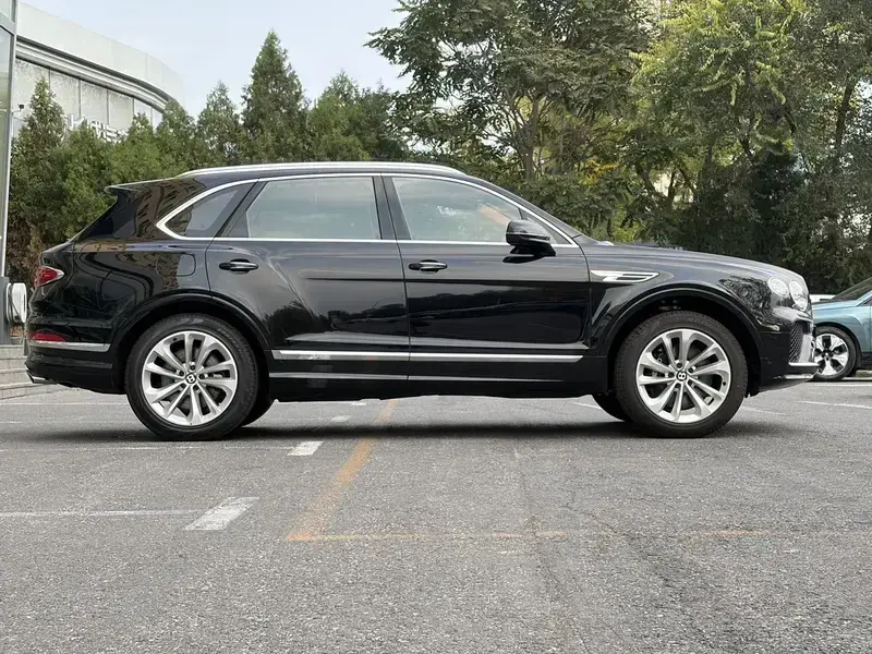 2024 Bentley Bentayga с пробегом 1 000 км