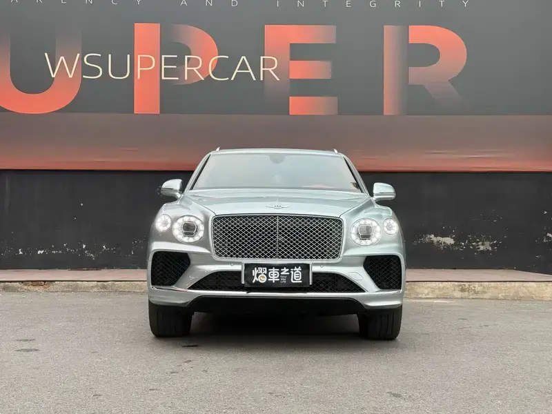 2021 Bentley Bentayga с пробегом 17 000 км