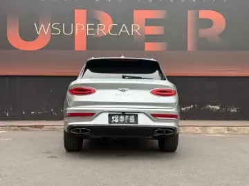 2021 Bentley Bentayga с пробегом 17 000 км