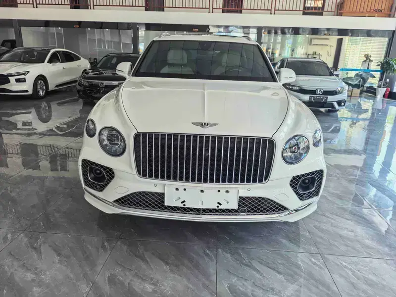 2023 Bentley Bentayga с пробегом 35 000 км