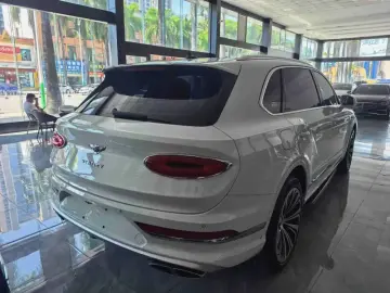 2023 Bentley Bentayga с пробегом 35 000 км