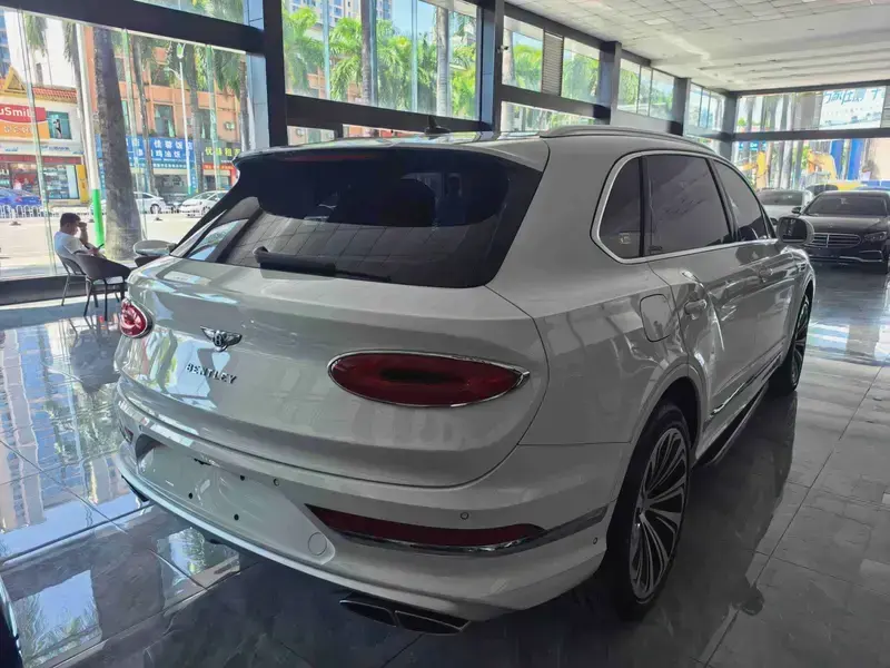 2023 Bentley Bentayga с пробегом 35 000 км
