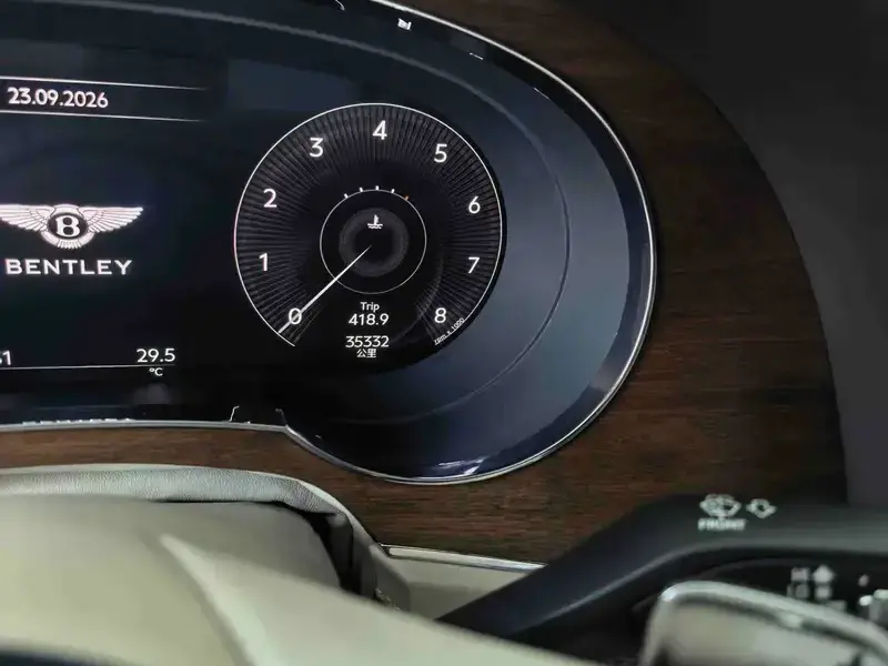 2023 Bentley Bentayga с пробегом 35 000 км
