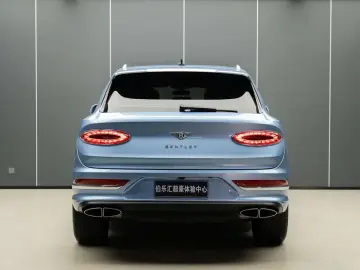 2022 Bentley Bentayga с пробегом 7 000 км