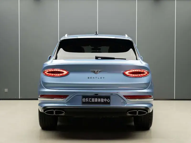2022 Bentley Bentayga с пробегом 7 000 км