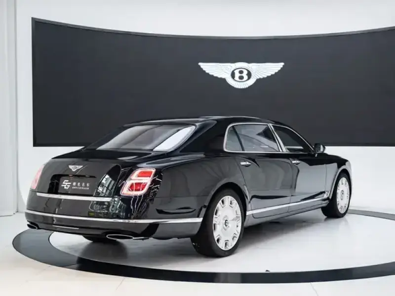 2017 Bentley Mulsanne с пробегом 2 800 км