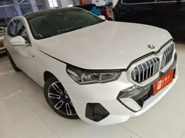 2024 BMW 5 серии с пробегом 12 800 км