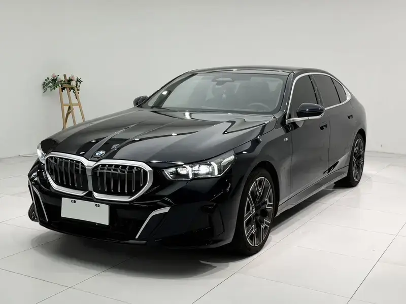 2024 BMW 5 серии с пробегом 35 000 км