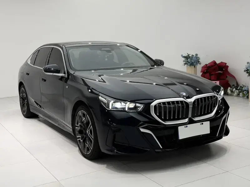 2024 BMW 5 серии с пробегом 35 000 км