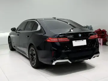 2024 BMW 5 серии с пробегом 35 000 км