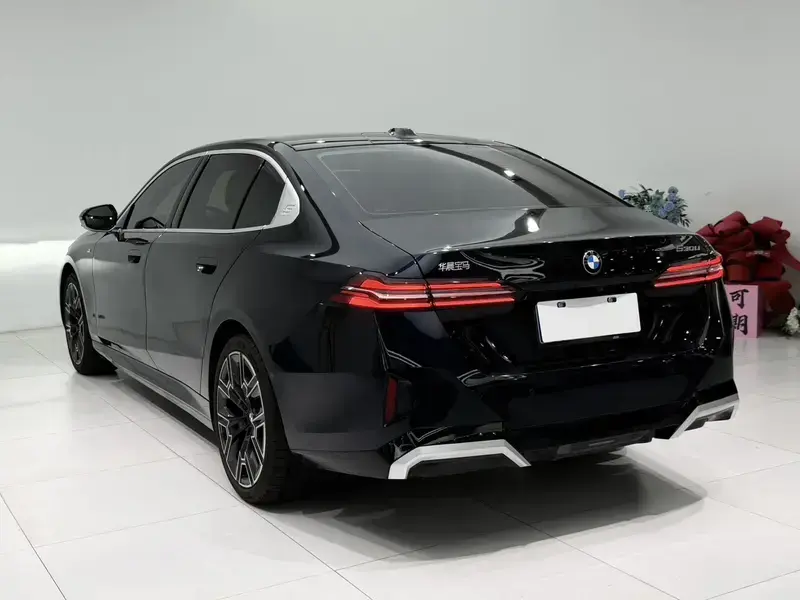 2024 BMW 5 серии с пробегом 35 000 км