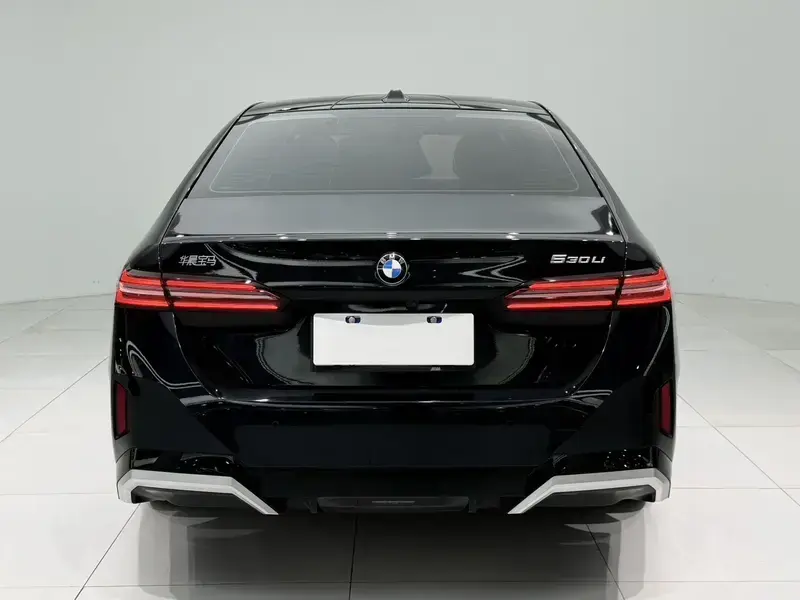 2024 BMW 5 серии с пробегом 35 000 км