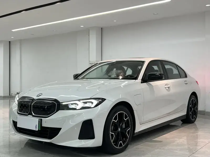 2023 BMW i3 с пробегом 72 000 км
